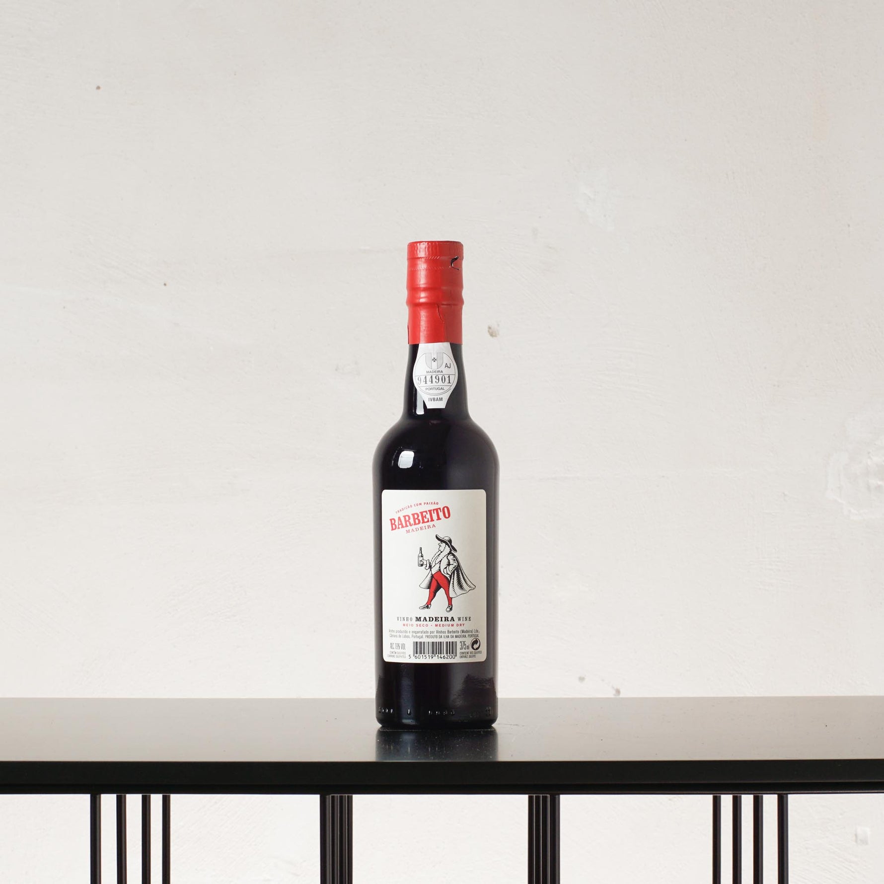 Medium Dry Madeira NV 3 Jahre alt