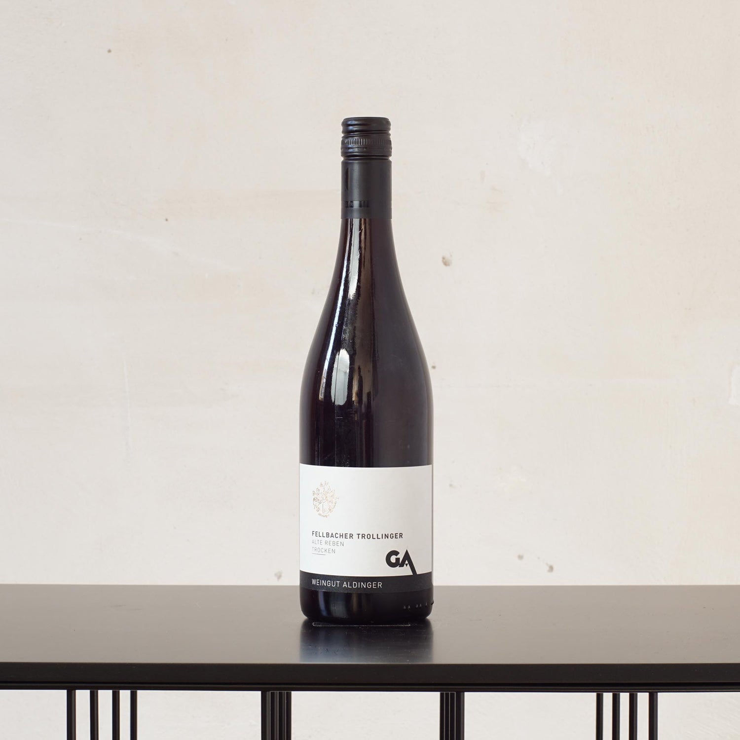 Fellbacher Trollinger Alte Reben Qualitätswein trocken 2023 - Weingut Aldinger - 0,75l
